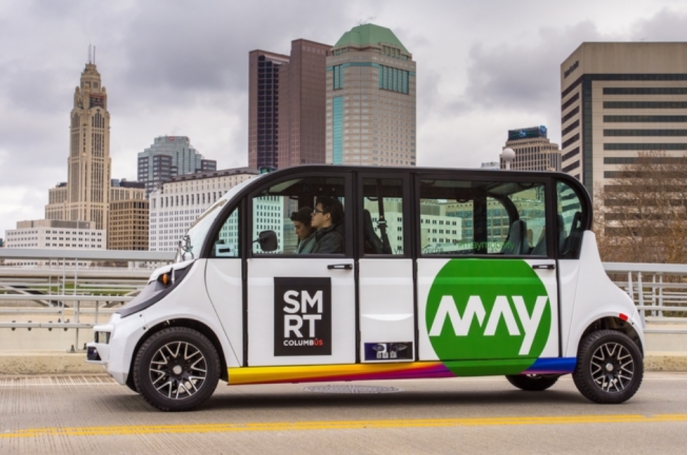 A self-driving shuttle in Ohio.俄亥俄州的自動駕駛航汽車Smart Columbus